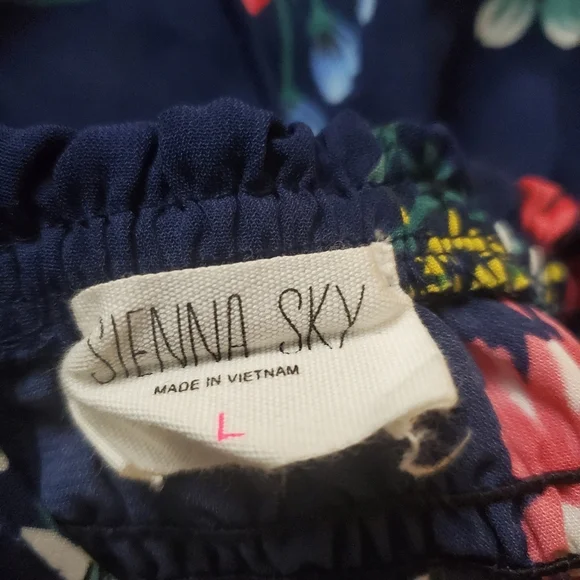 Sienna Sky Romper, Size Large, flowy lightweight spaghetti strap onesie - Picture 4 of 4